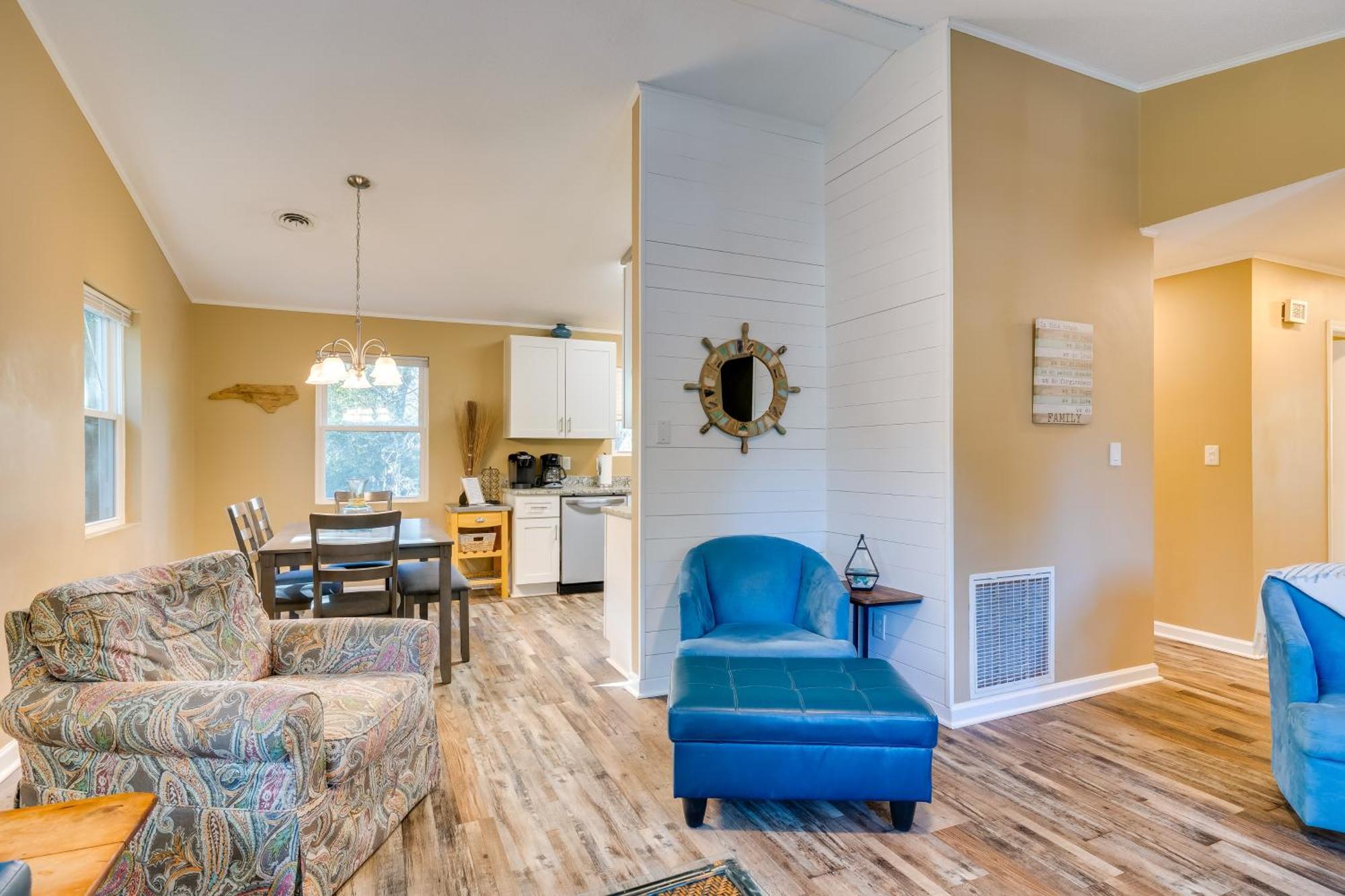 Lovely Emerald Isle Home, Walk To Beach! Eksteriør bilde