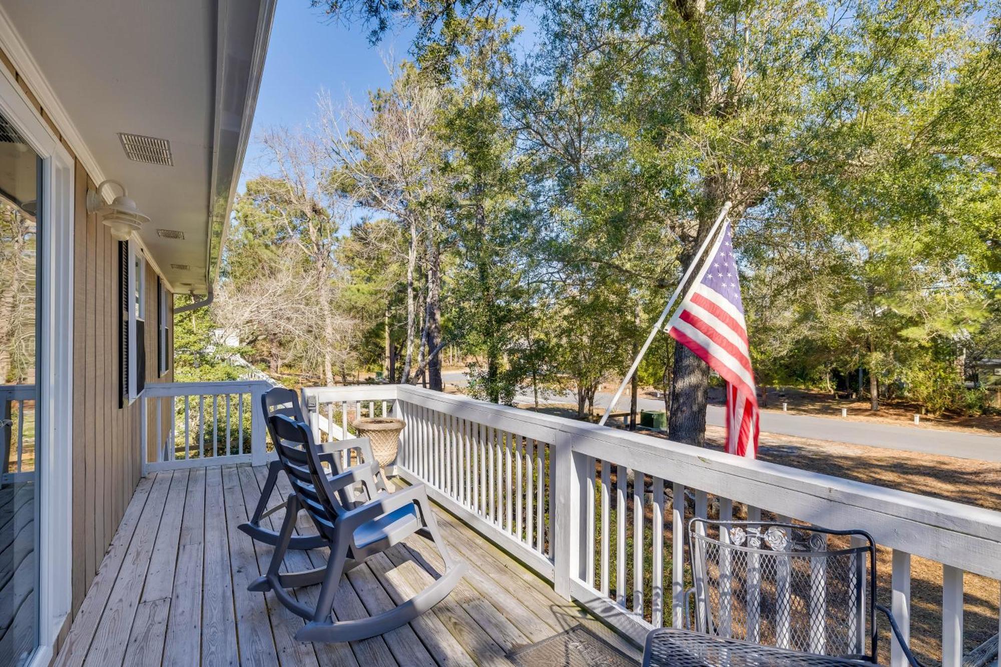 Lovely Emerald Isle Home, Walk To Beach! Eksteriør bilde